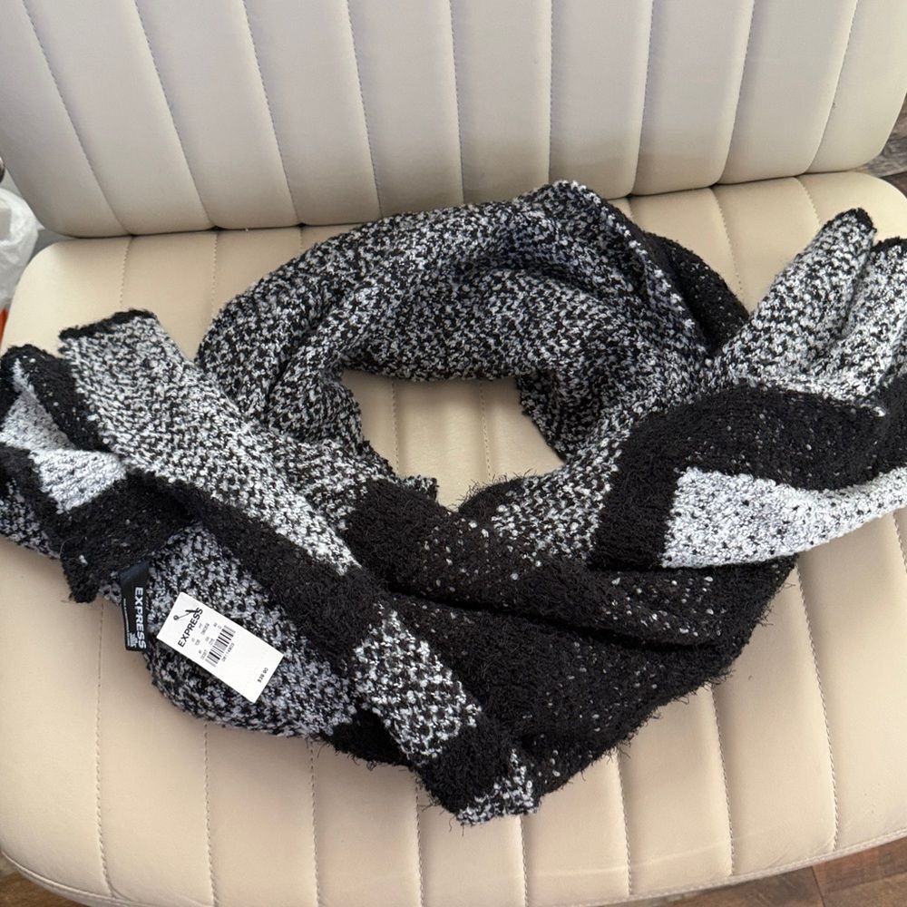 Express Monochrome Knit Scarf Soft NWT